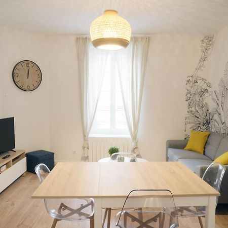 T3 De Charme Situe En Hyper Centre Avec Wifi, Linge, Draps, Savons Et Serviettes Fournis Cognac Phòng bức ảnh